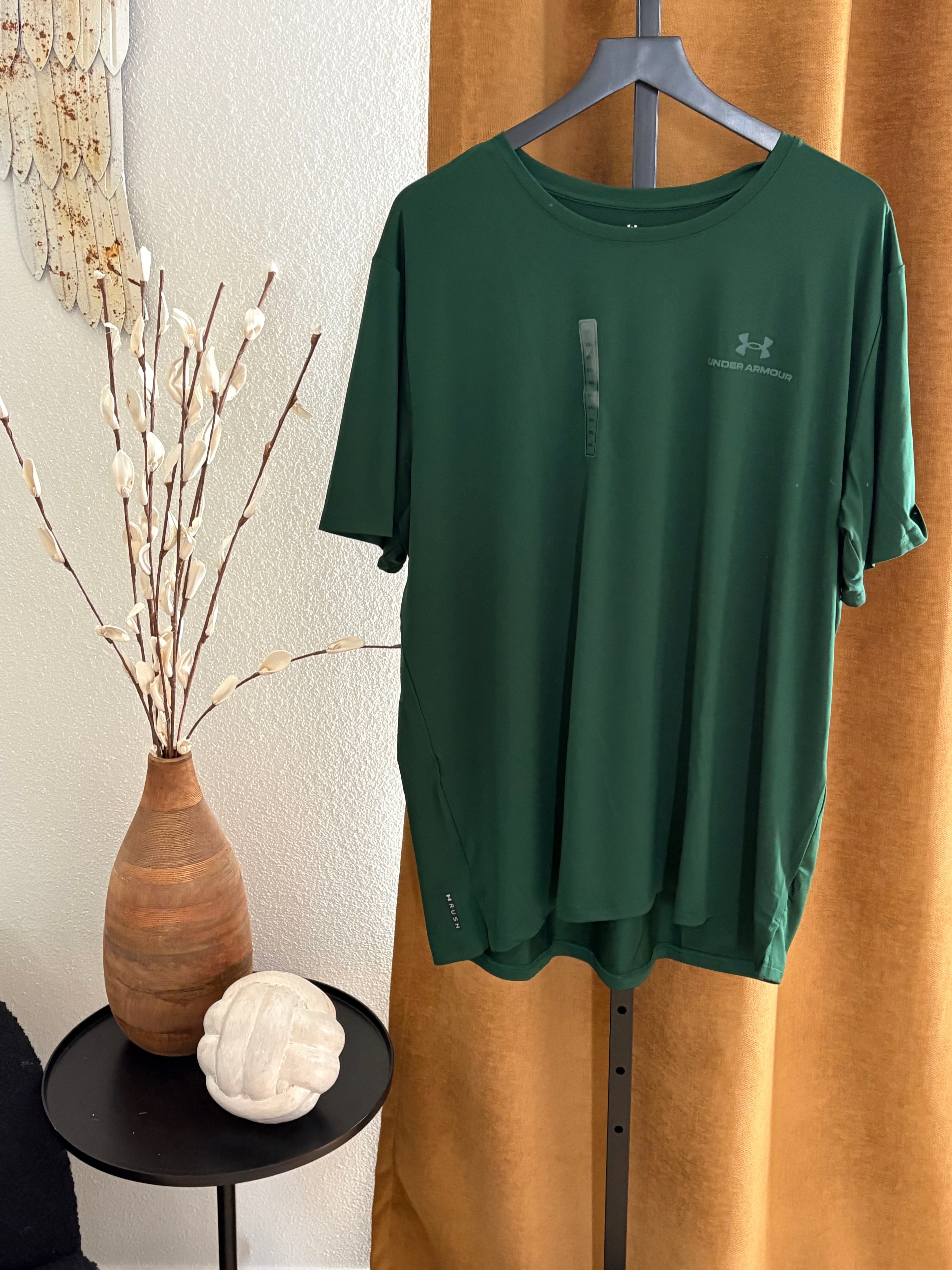 New Under Armor Loose fit tee 2XL