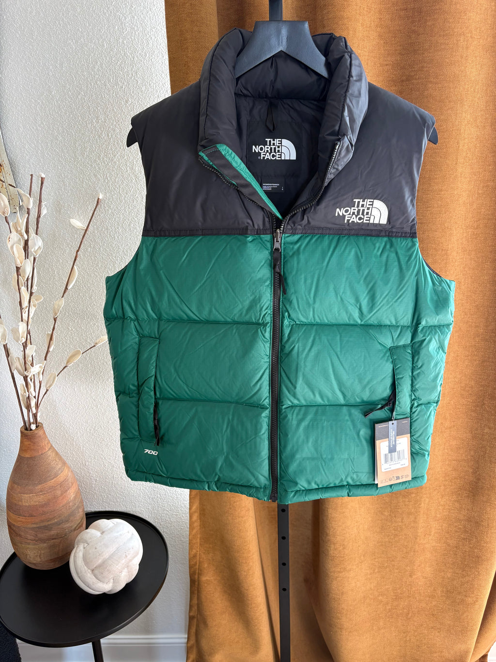 New The North face Vest in Evergreen Women's Large